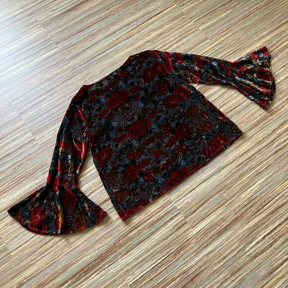Karen Kane Burnout Velvet Semi Sheer Blouse Top with Bell Flared Sleeves Floral - Picture 7 of 9